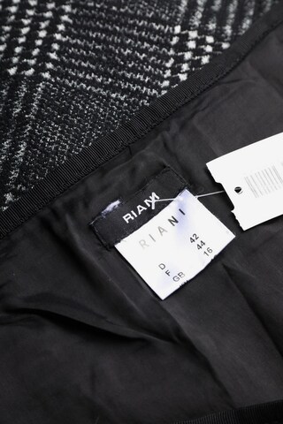 Riani Skirt in XL in Black