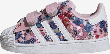 ADIDAS ORIGINALS Tennarit 'LibertyLondon Superstar II' värissä vaaleanpunainen: etupuoli