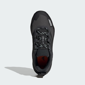 Chaussure basse 'Skychaser' ADIDAS TERREX en gris