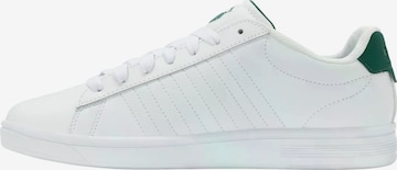 Baskets basses 'Court Shield II' K-SWISS en blanc : devant