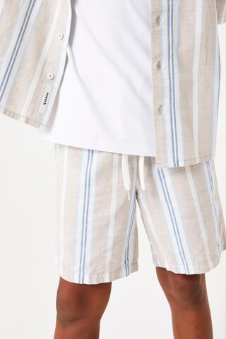 GARCIA Regular Shorts in Beige: Vorderseite