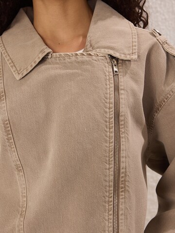 Veste mi-saison Trendyol en beige