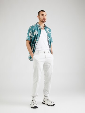 Coupe slim Pantalon chino 'BENNI' REPLAY en blanc