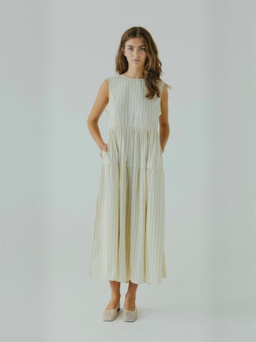 Robe ' Frikka ' NORR en jaune : devant
