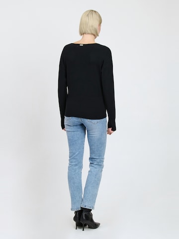 juoda Influencer Megztinis