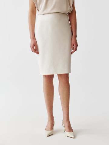 TATUUM Skirt in White: front