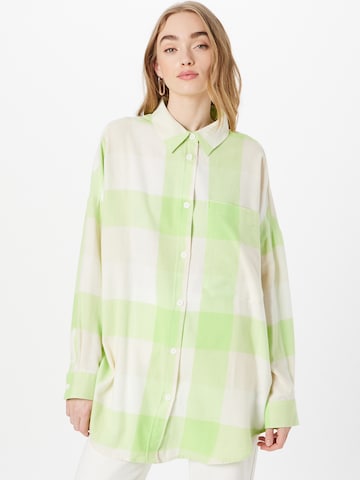 Monki - Blusa em verde: frente