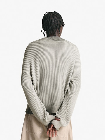 Pull-over Bershka en gris