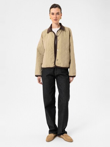 Veste mi-saison 'Arina' Antioch en beige