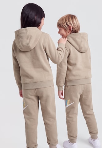 Nike Sportswear Joggingdragt 'CLUB' i beige