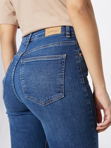 Gina Tricot Slimfit Jeans i blå