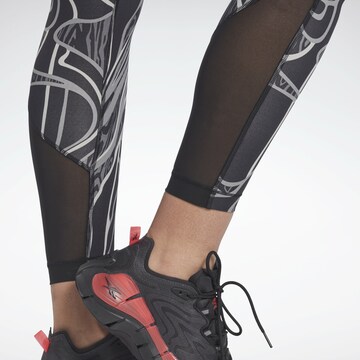 Skinny Pantaloni sportivi di Reebok in nero