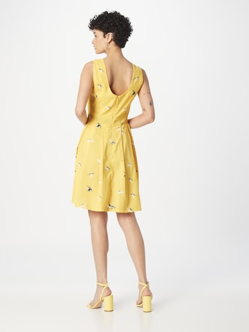 Robe d’été Mela London en jaune