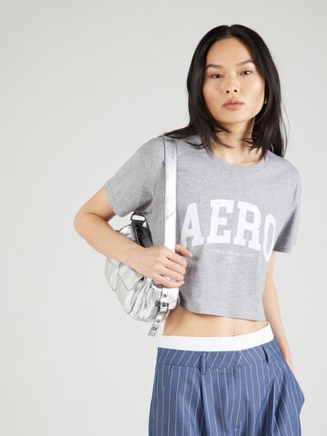 T-shirt AÉROPOSTALE en gris : devant