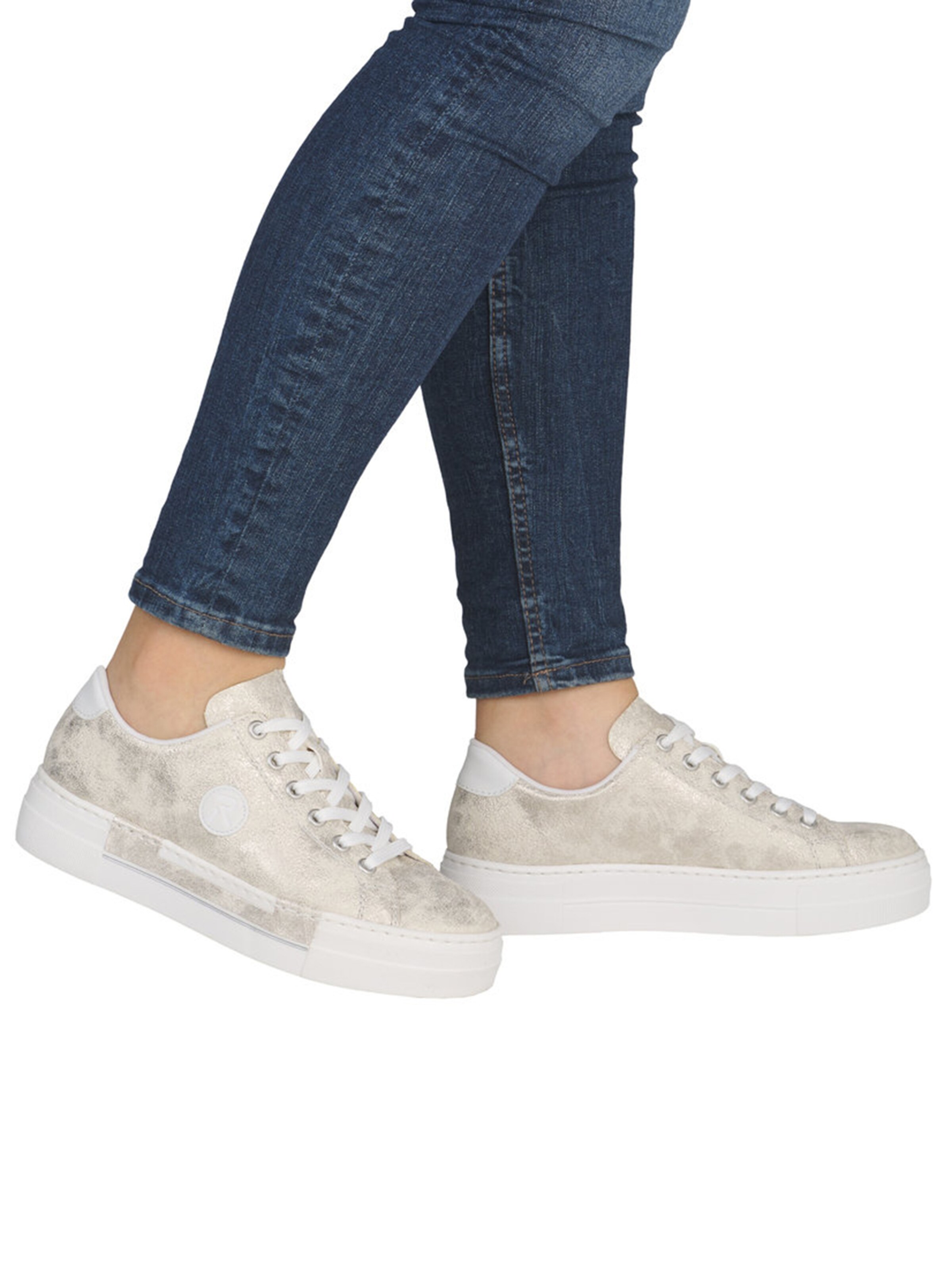 Baskets basses Rieker en blanc : devant