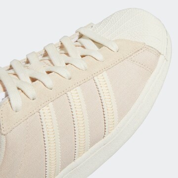 ADIDAS ORIGINALS Trampki niskie 'Superstar' w kolorze beżowy