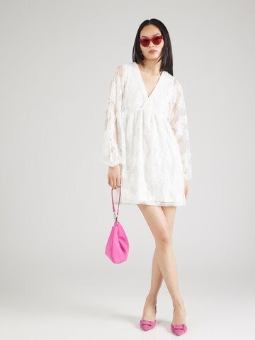 Abito di Gina Tricot in bianco