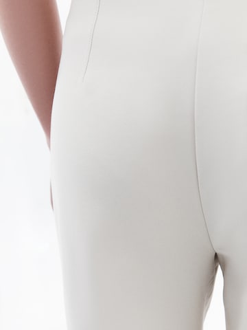 Loosefit Pantalon à plis OXXO en blanc