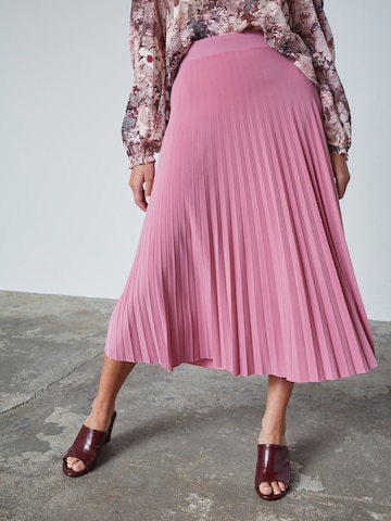 SISTERS POINT Skirt in Pink: front