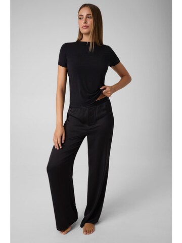 GUESS T-Shirt 'Marika' in Schwarz