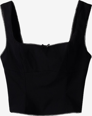 Top di Bershka in nero: frontale