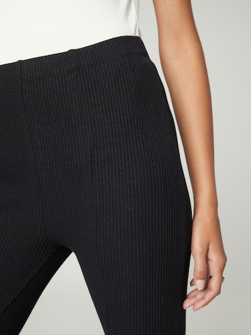 A LOT LESS Skinny Leggings 'Indira' in Black