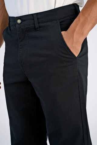 Lindbergh Regular Chino Pants in Black