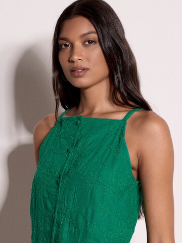 Apricot Top ' ' in Green