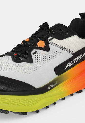 Altra Low shoe 'OLYMPUS 7' in White