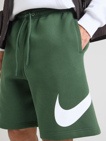 Nike Sportswear Loosefit Παντελόνι 'CLUB' σε πράσινο