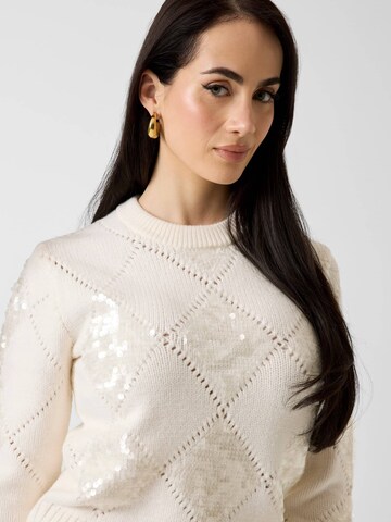 GUESS Sweater in White