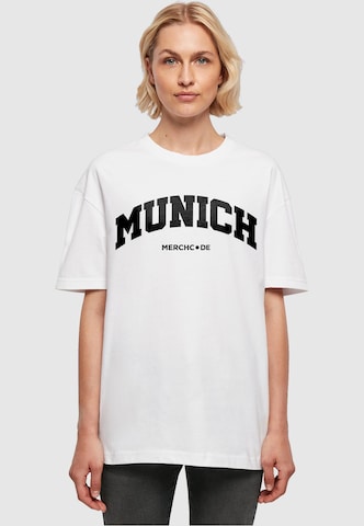 Merchcode Oversized Shirt 'Munich Wording' in White: front