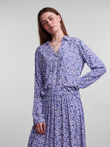 Camicia da donna 'Nya' di PIECES in blu: frontale