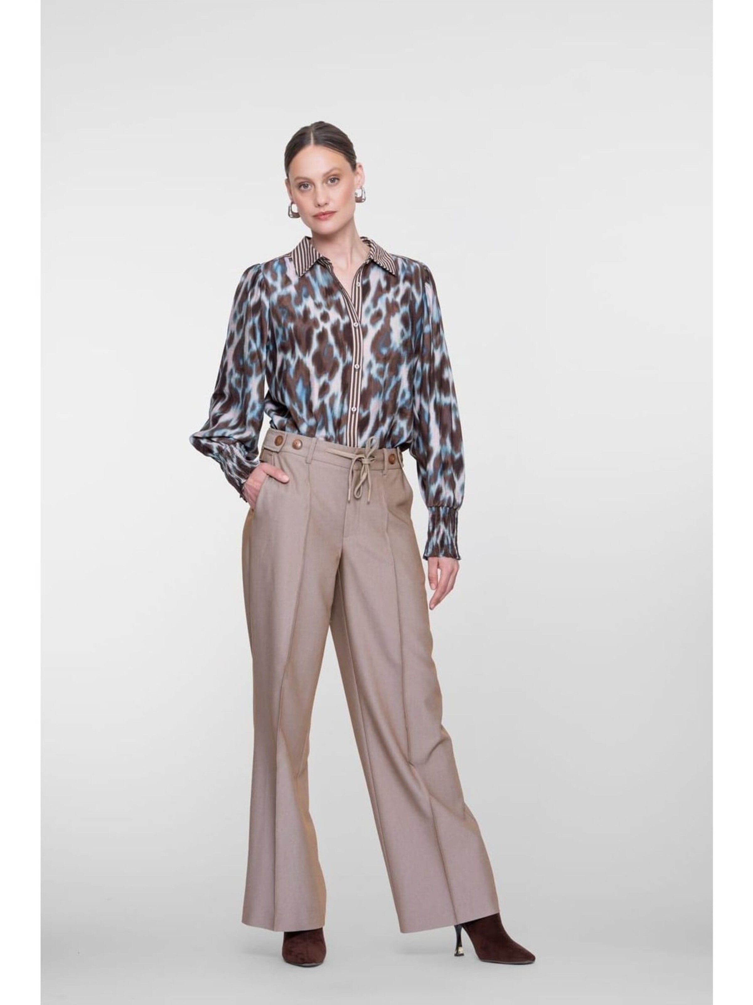 Geisha Blouse in Brown
