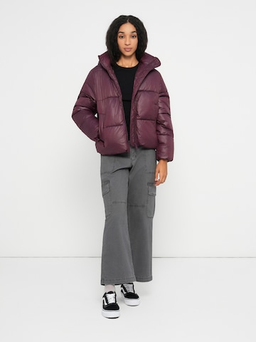 JDY Kurtka przejściowa 'JDYHARPER' w kolorze czerwony