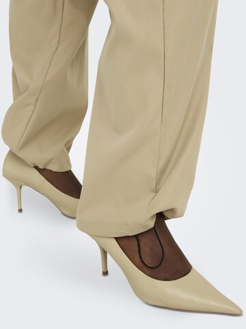 ONLY Carmakoma Tapered Cargobroek in Beige