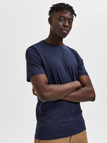 T-Shirt 'AXEL' SELECTED HOMME en bleu