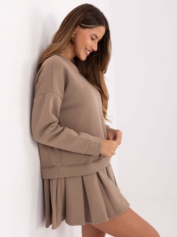 Madnezz House Dress in Beige