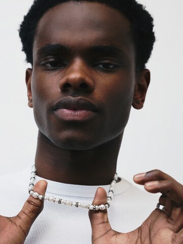 Chaîne Pull&Bear en argent