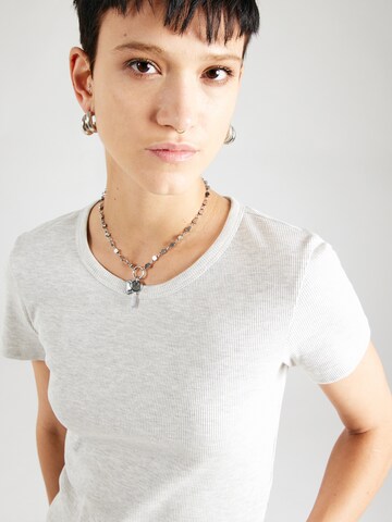 Maglietta 'PCMAY' di PIECES in grigio