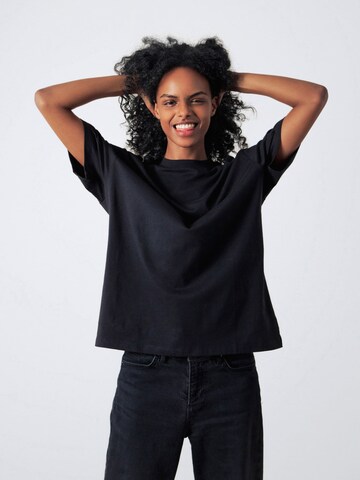 Maglia extra large di Honest Basics in nero