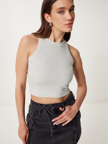 Happiness İstanbul Τοπ σε γκρι: μπροστά