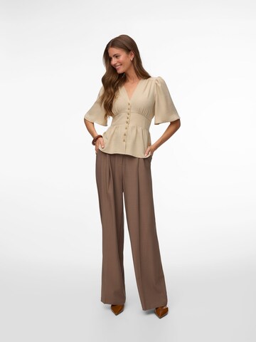 VERO MODA Blouse in Beige