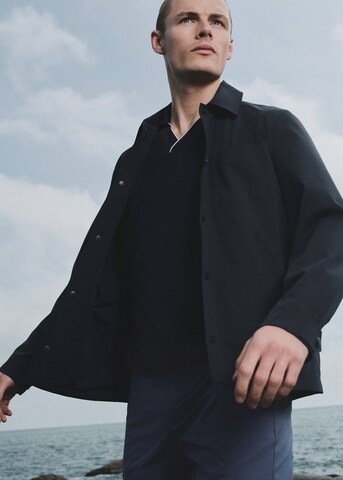 MANGO MAN Shirt in Blue