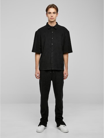 Urban Classics Regular fit Button Up Shirt in Black