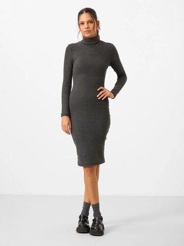 Tommy Life Dress in Grey