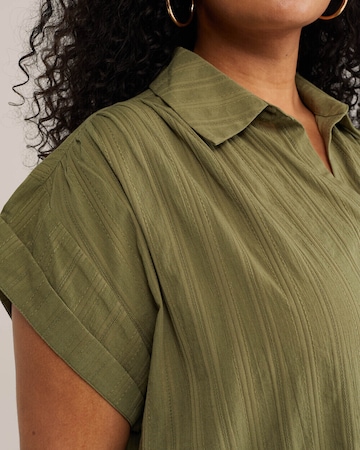 WE Fashion Blouse in Green