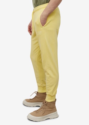 Marc O'Polo Tapered Hose in Gelb