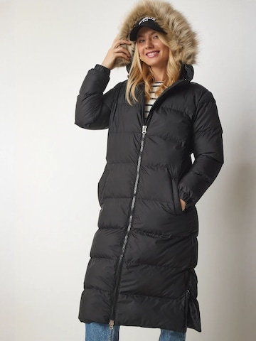 Happiness İstanbul - Sobretudo de inverno em preto: frente