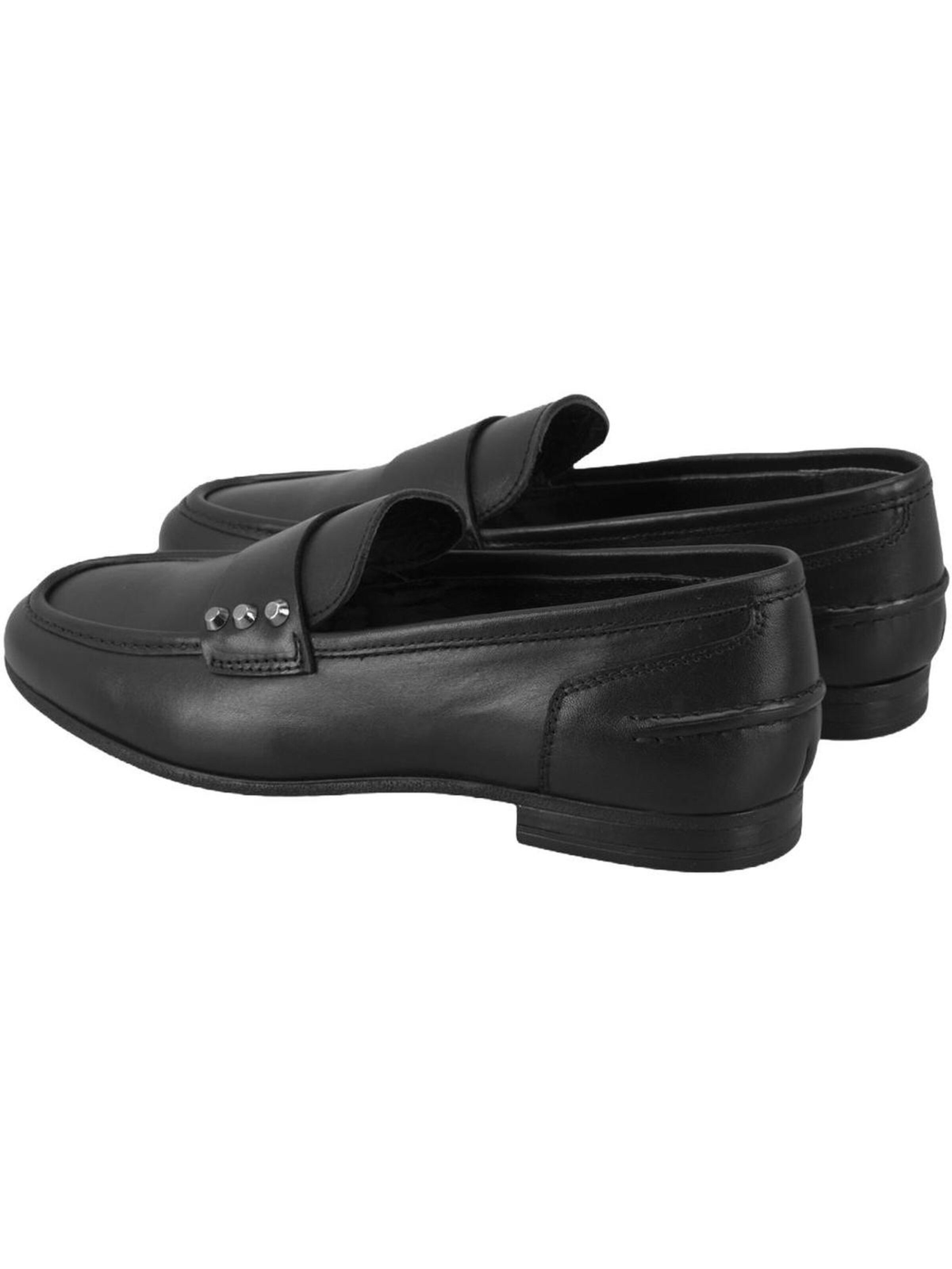 Desa Moccasins in Black